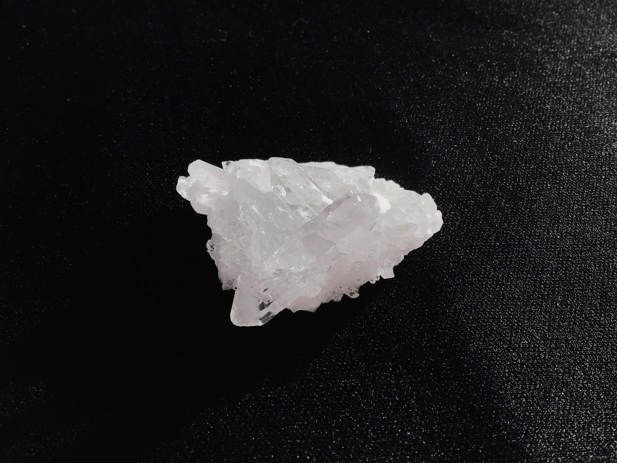 1-hi-ku-250327-4-ヒマラヤ水晶原石（ダブルポイント付クロス水晶） クル産［No.4］IMG_0970.jpg