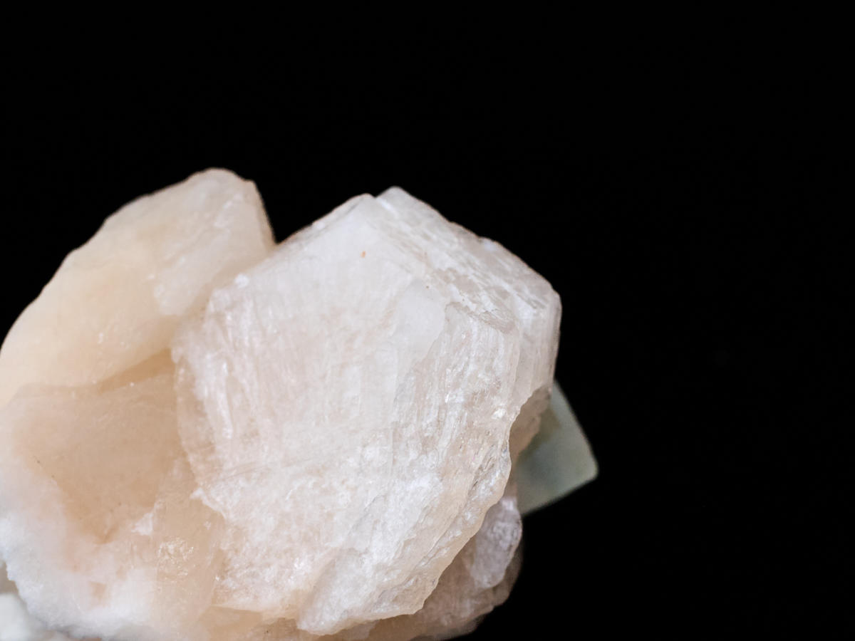 6-st-512-2ピンクスティルバイト グリーンアポフィライト付の共生鉱物［No.26］_DSC7369.jpg