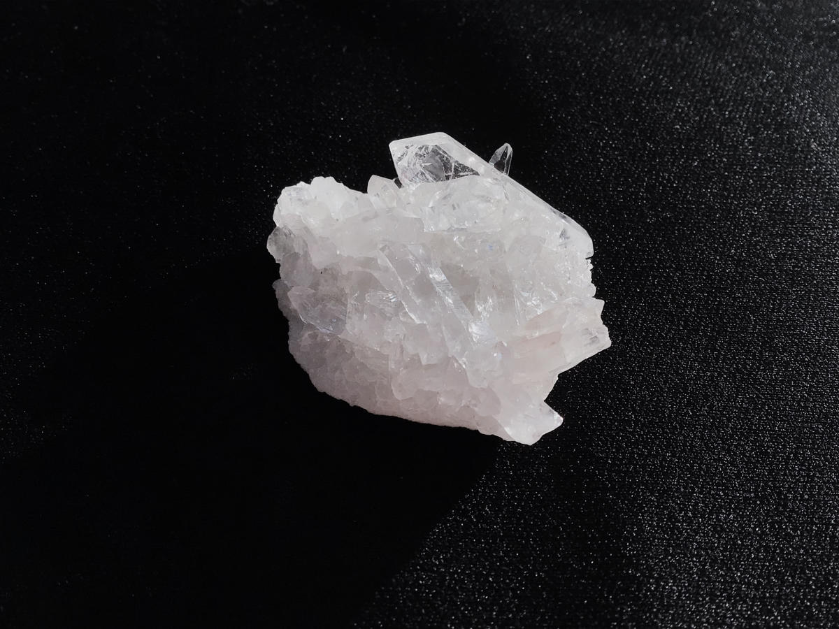 3-hi-ku-250327-4-ヒマラヤ水晶原石（ダブルポイント付クロス水晶） クル産［No.4］IMG_0969.jpg