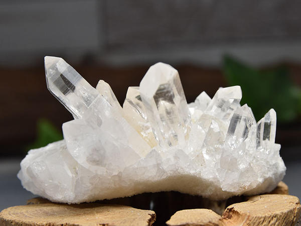 ヒマラヤ水晶原石パールバティ産のクラスターの写真