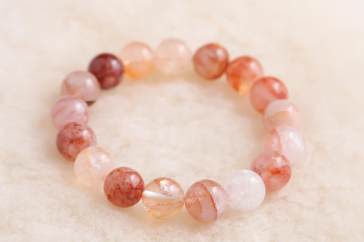 3-br-5-11-1-ヒマラヤレッドクォーツ・ブレスレット（約12mm玉）［No.1］IMG_2225.jpg