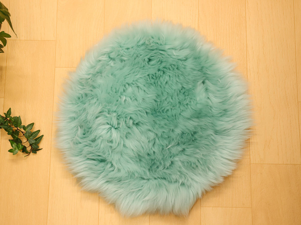 3-m-cu-e-15-天然ムートン　円形長毛大判クッション（ブルーグリーン）［No.15］IMG_7962.jpg