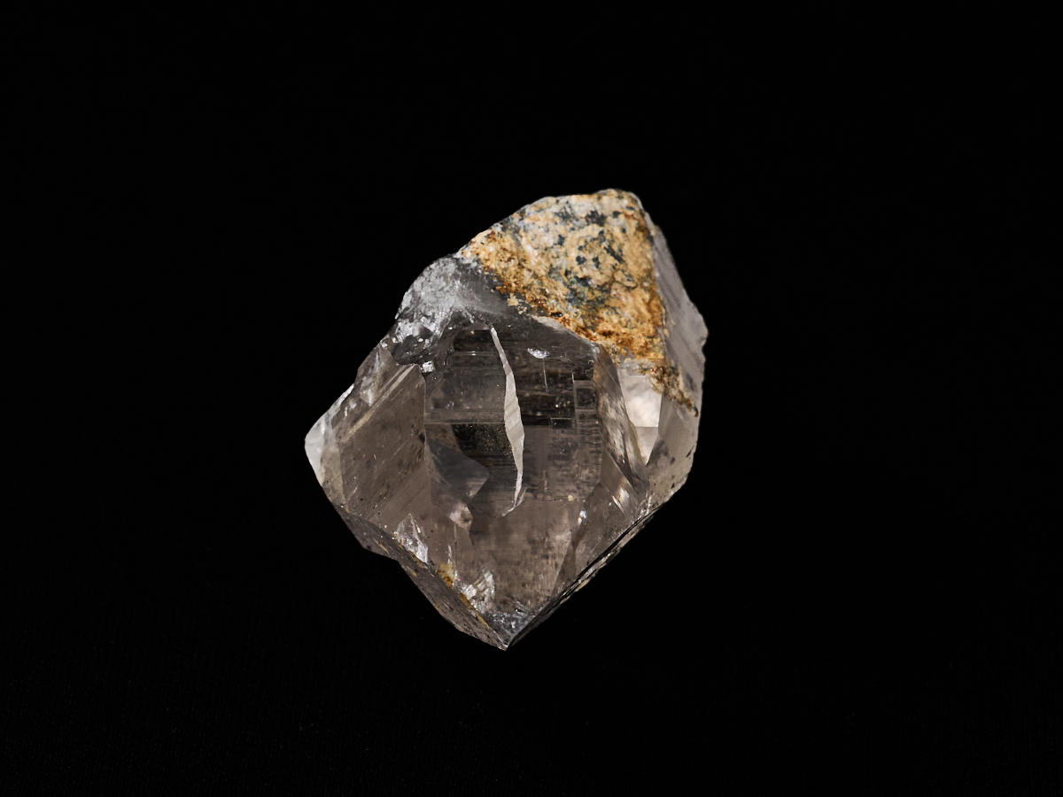 4-hi-sk-914-3-スカルドゥ産　スモーキー水晶（ヒマラヤ）（虹入）［No.3］_DSC6410.jpg