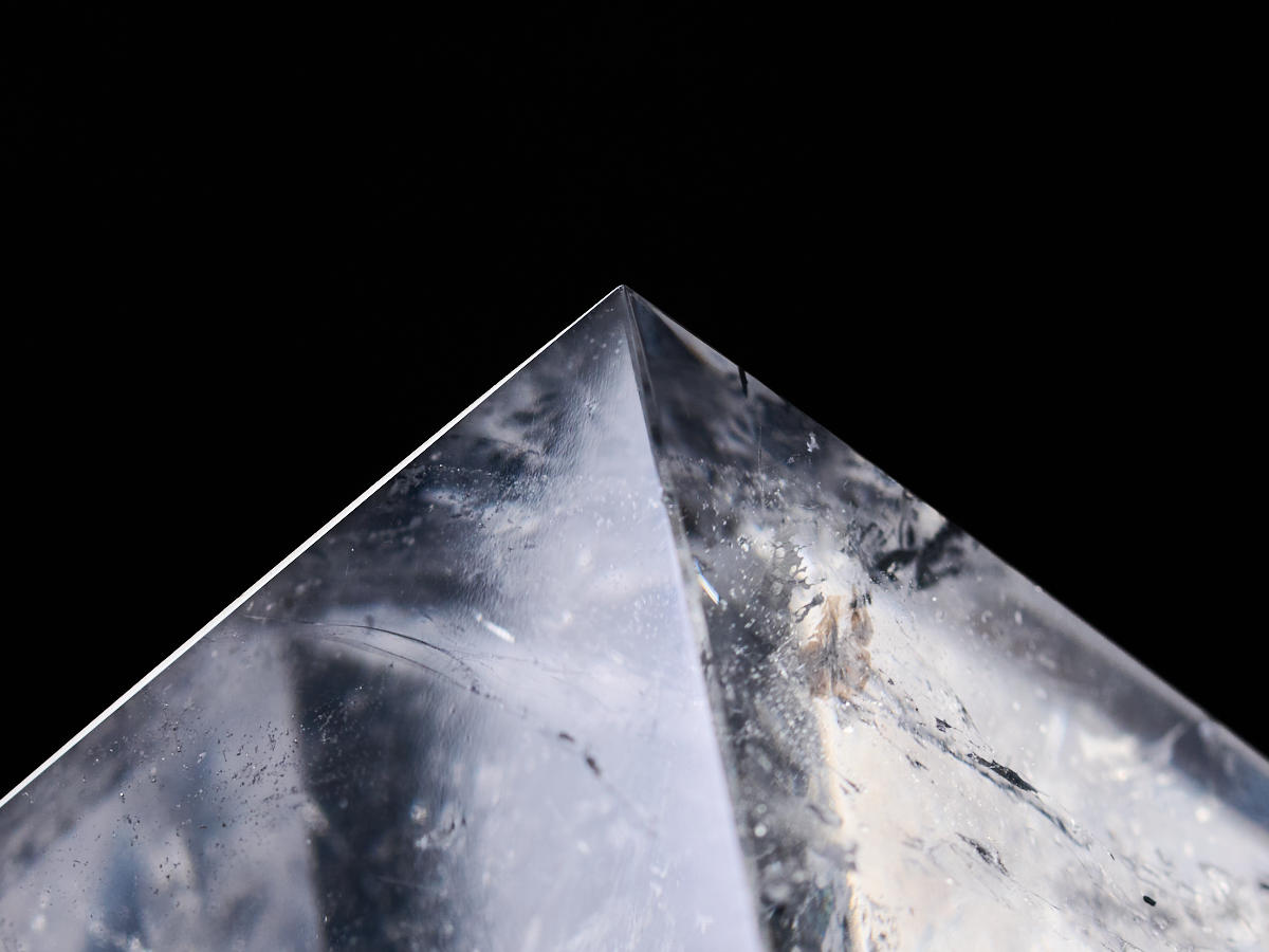 7-le-914-1-レムリアン水晶　ピラミッド型（虹入）［No.1］_DSC6229.jpg