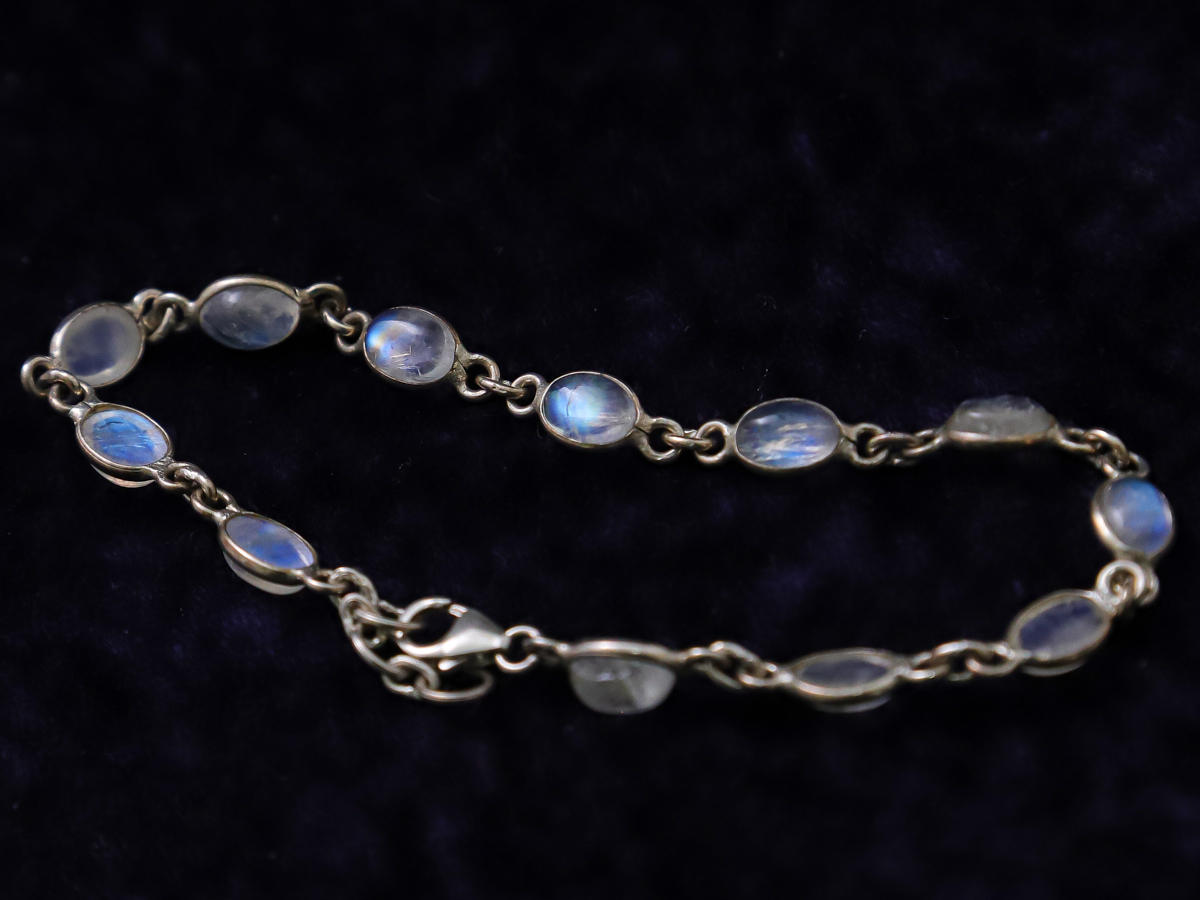 3-br-5-10-1-ブルームーンストーン・ブレスレット［No.1］IMG_5190.jpg