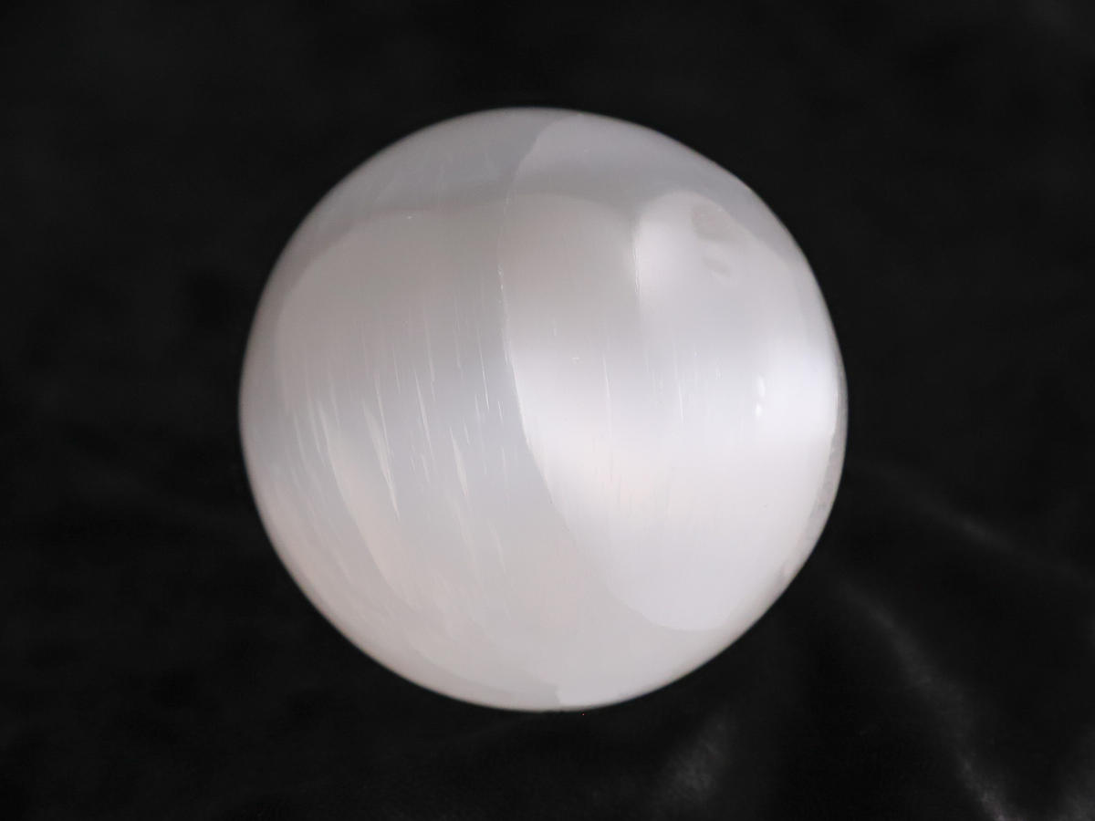 1-se-5-11-2-セレナイト丸玉［No.2］IMG_2102.jpg
