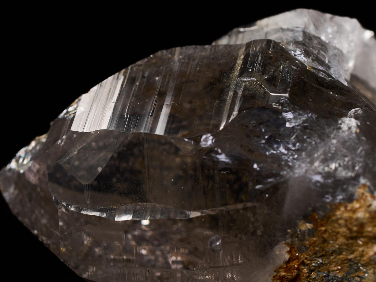 5-hi-sk-914-3-スカルドゥ産　スモーキー水晶（ヒマラヤ）（虹入）［No.3］_DSC6304.jpg