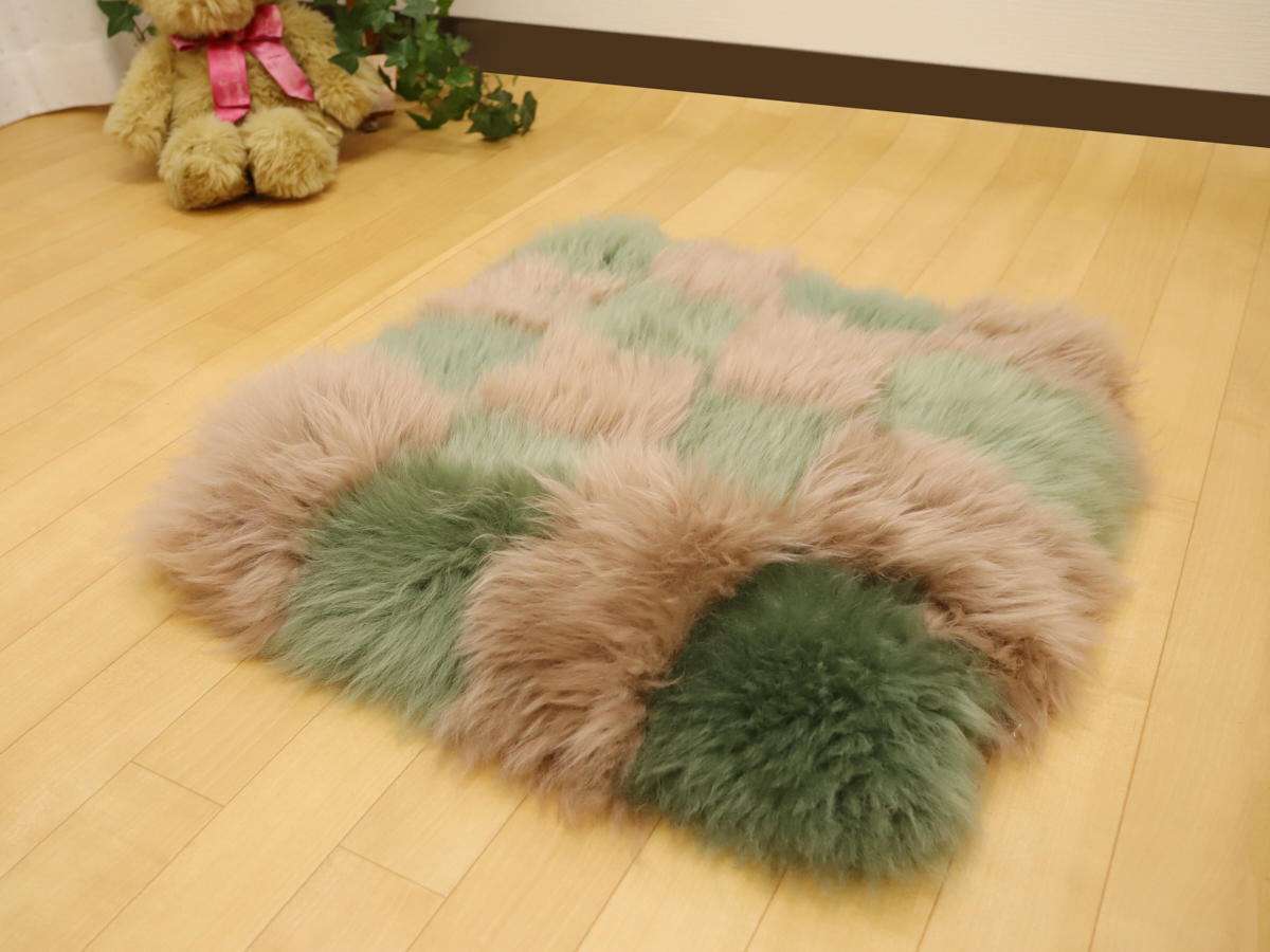 2-m-cu-l-10-天然ムートン　長毛クッション（グリーン＆ブラウンのミックス）［No.10］IMG_0346.jpg
