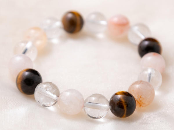 600-br-608-1-ヒマラヤ水晶とタイガーアイとヒマラヤ・マニカラン水晶（赤鉄鉱入）・ブレスレット（約12mm玉）［No.1］IMG_9143.jpg