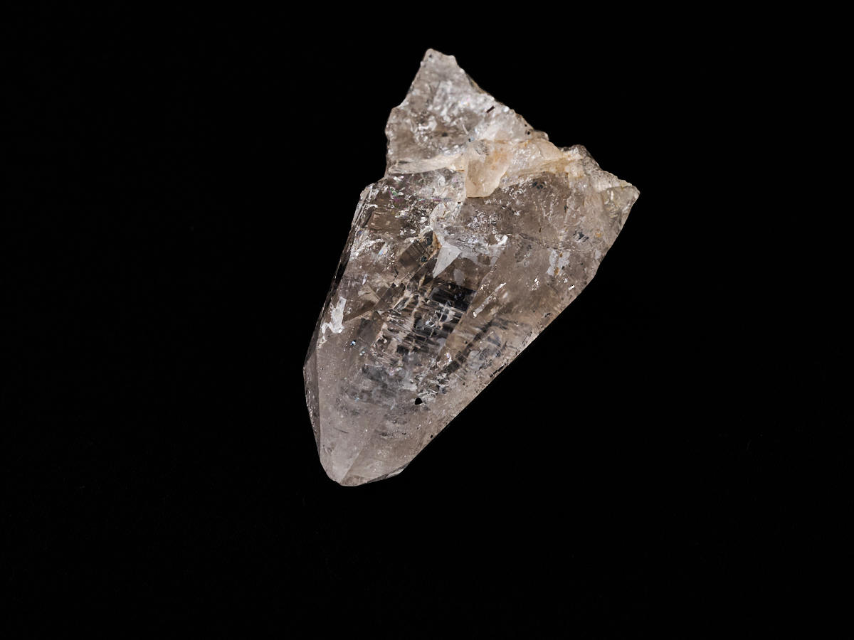 7-hi-sk-914-1-スカルドゥ産　スモーキー水晶（ヒマラヤ）（虹入）［No.1］_DSC6388.jpg