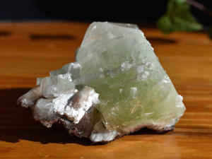 apophyllite-3-300.jpg