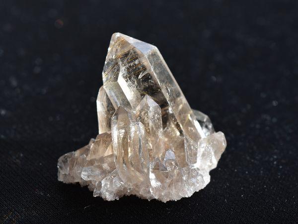 rutilated_quartz_7-600.jpg