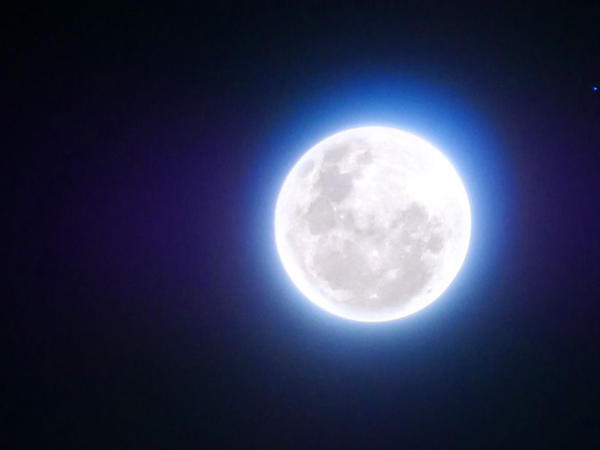 moon-600.jpg