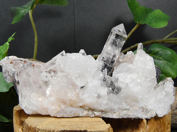 サチャロカ・アゼツライト水晶原石クラスター (ホワイトファントム入り
